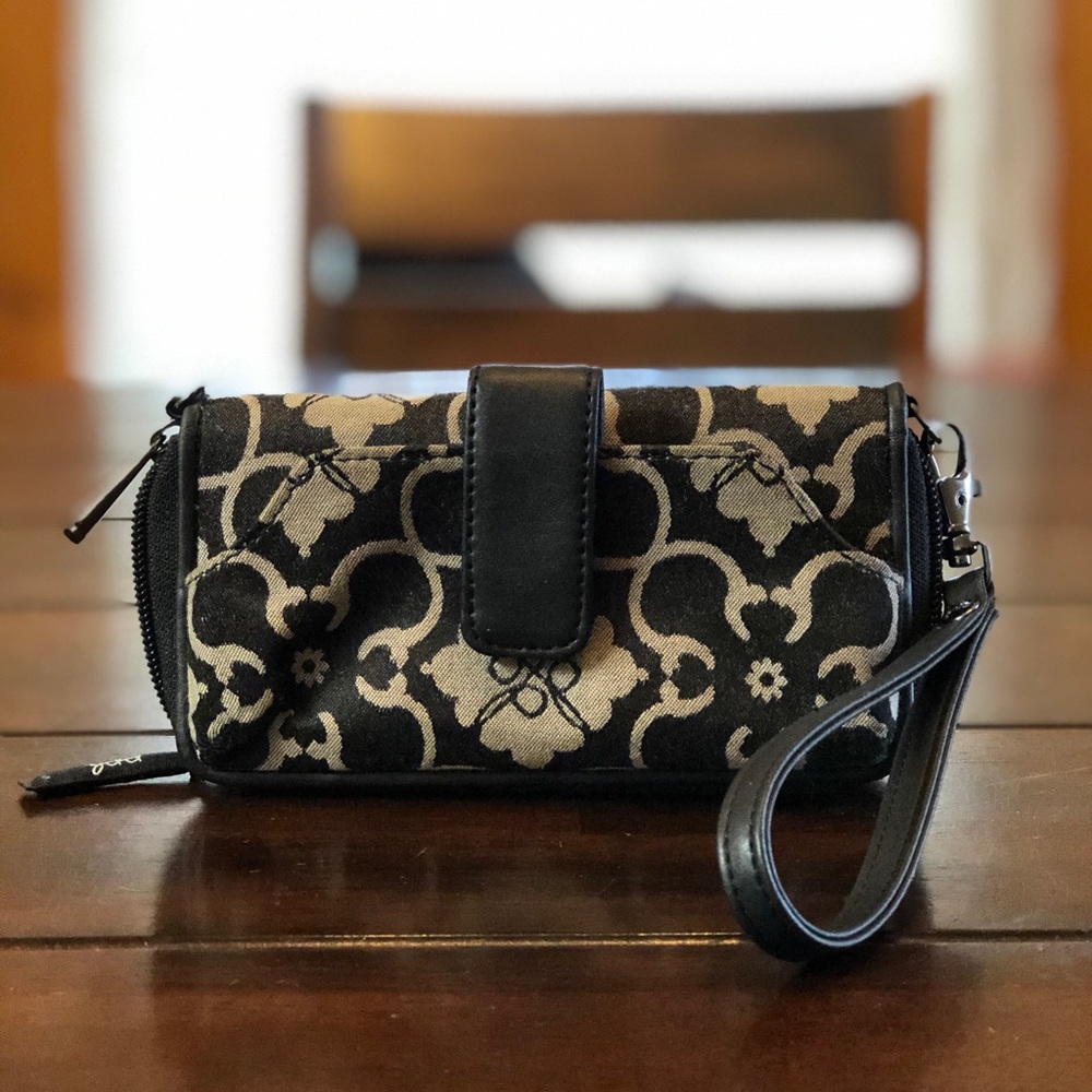 Petunia Pickle Bottom Black and Grey Wristlet